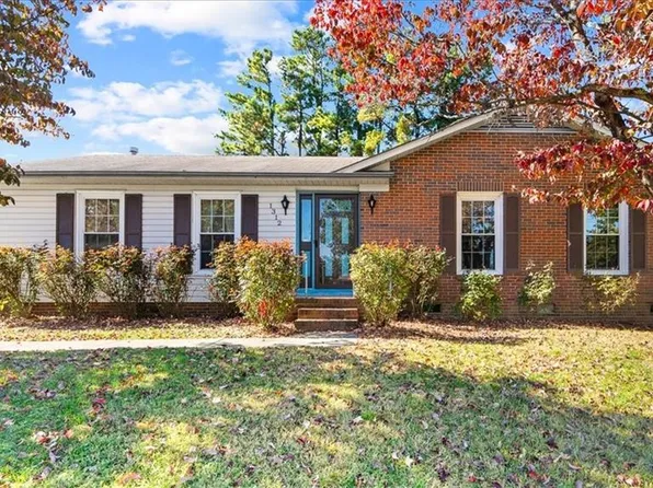 1312 Kingsport Rd, Greensboro, NC 27406