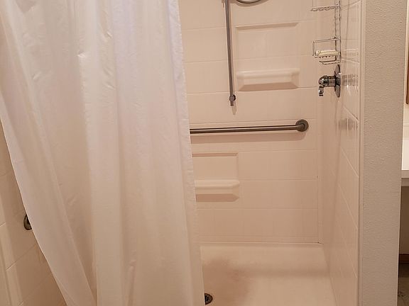 3rd image of 1257 Pilchuck Dr