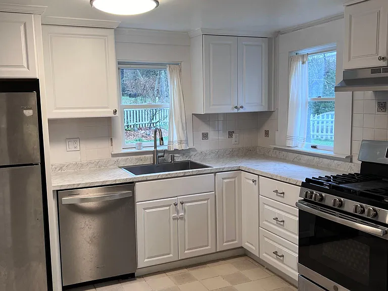 89 Main St #B — Photo 2