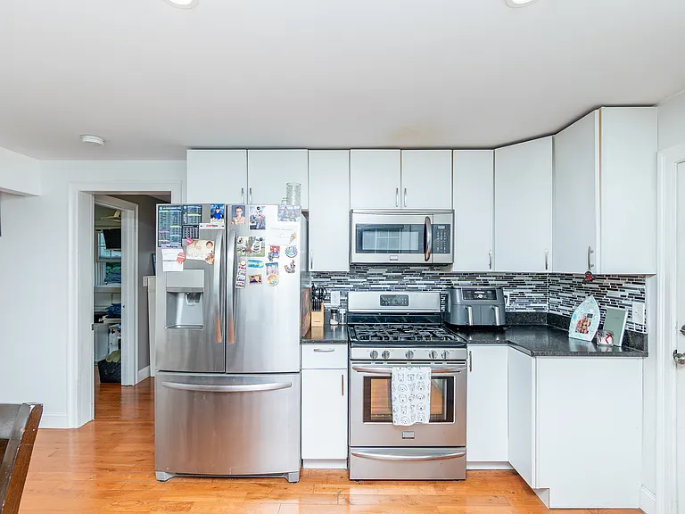 10 Underhill St #2 — Photo 10