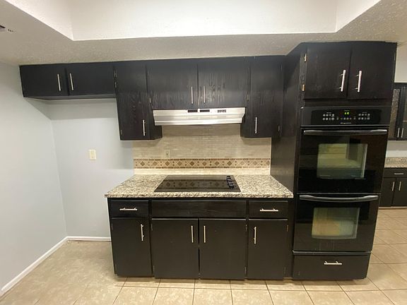 5th image of 2419 Bluffridge St