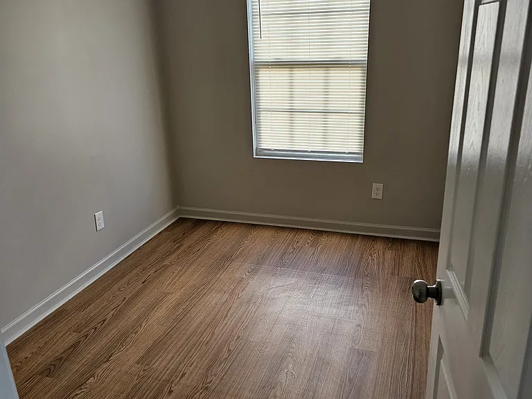 625 Mill Stone Blf #B — Photo 27