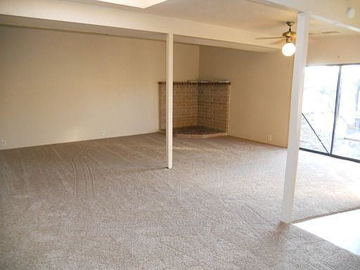 4th image of 905 Harvard Pl