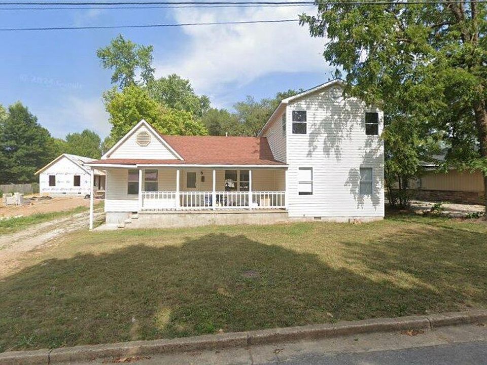 1st image of 309 Douglas St