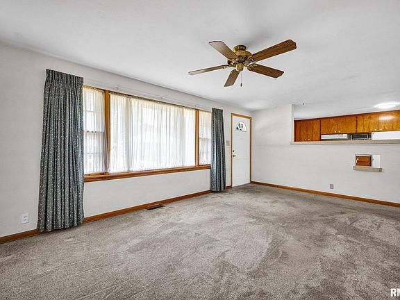 3rd image of 14 Rose Ct
