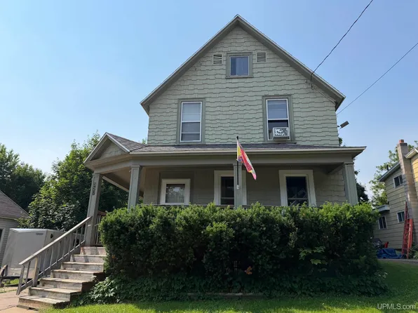 327 Blemhuber Ave, Marquette, MI 49855