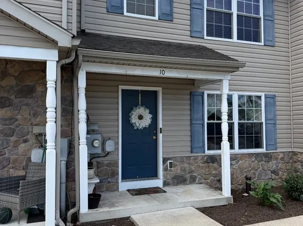 10 E 9th St, Waynesboro, PA 17268