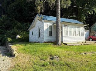705 W Ann St, Mc Gregor, IA 52157
