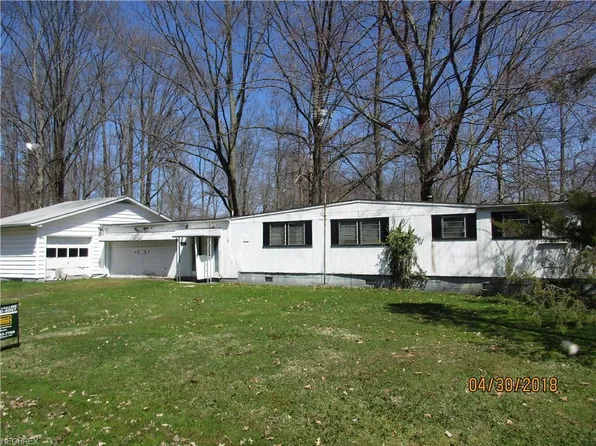 4963 Tuckaho Dr, Andover, OH 44003