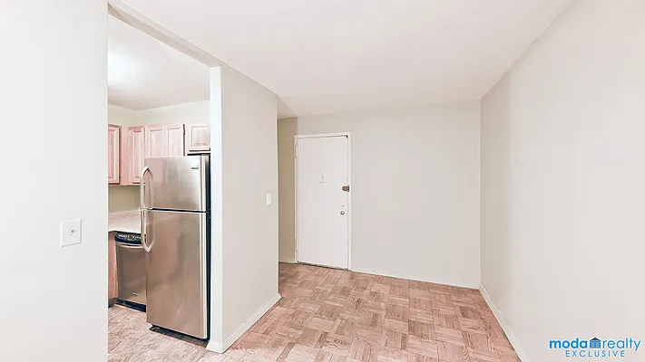 Sold by Moda Realty | media 11