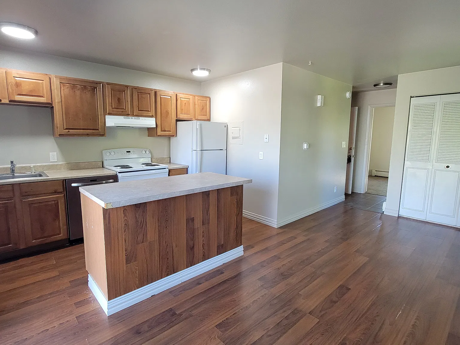 1 bed, 600 sqft, $1,600 — Photo 3