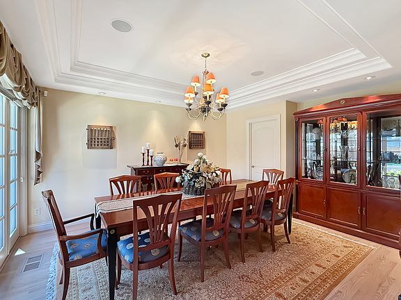 5th image of 1526 Hillview Dr