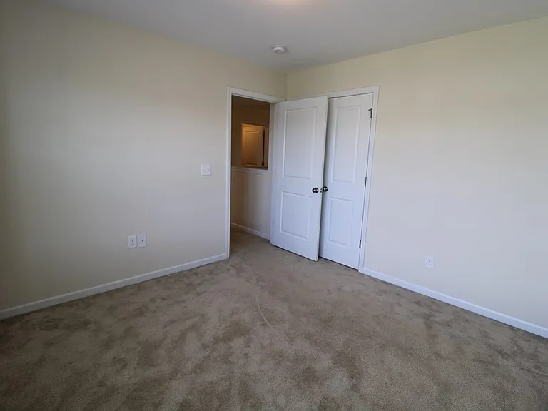 870 Cormier Dr — Photo 12