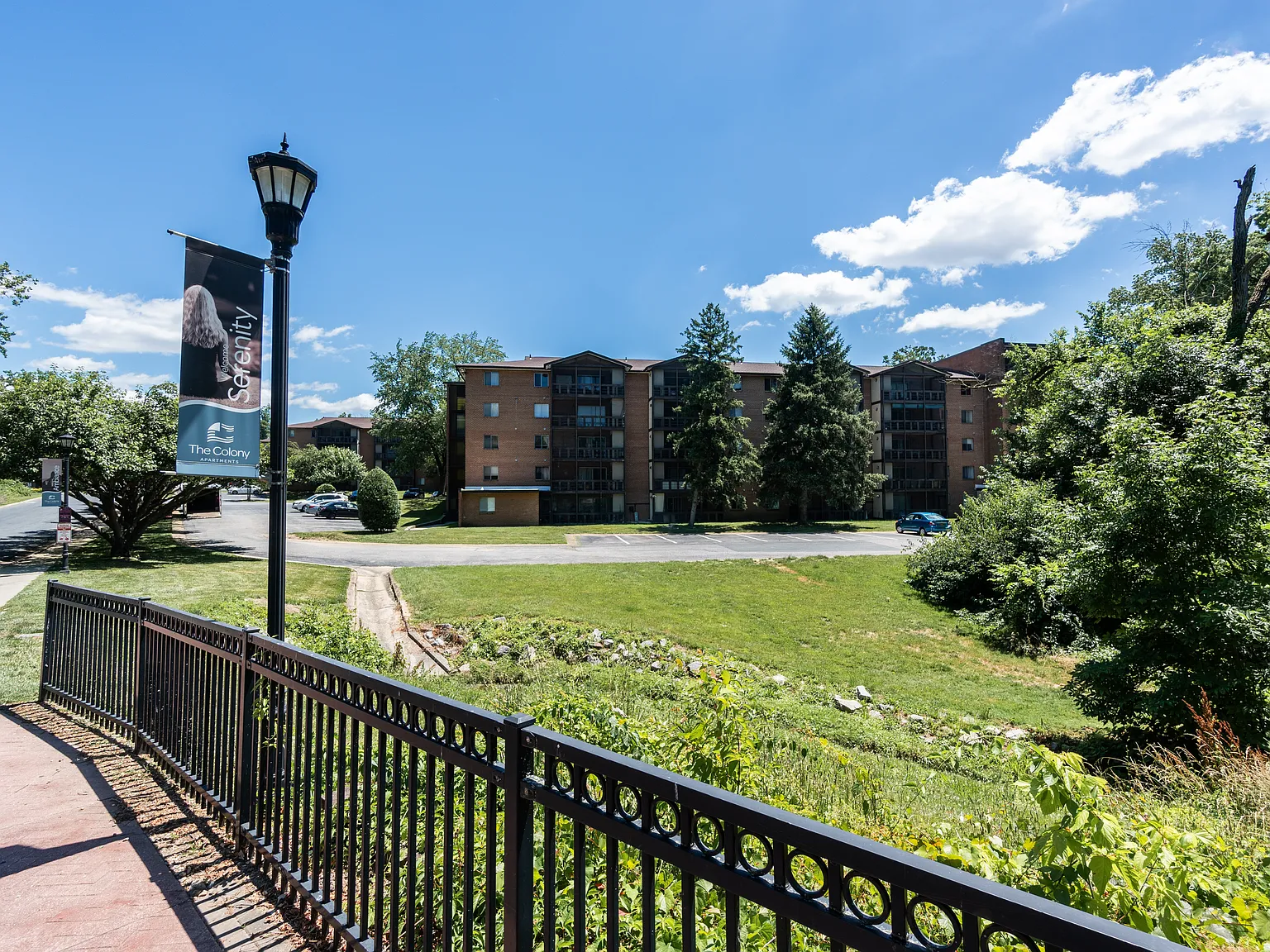The Colony Apartments — Photo 2