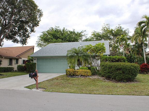2nd image of 2583 NW 13th St