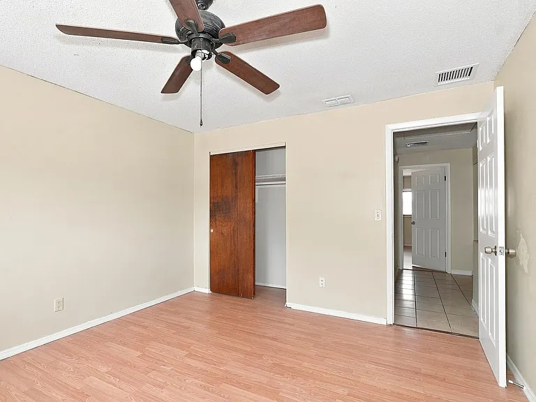115 Michelle Ln — Photo 13