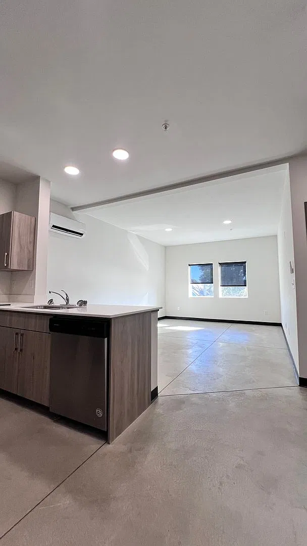 Wall Street Apartments — Photo 2