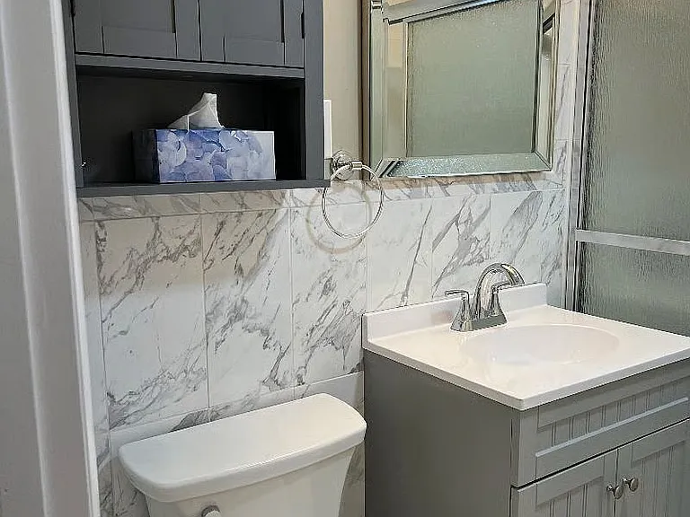 A4 Colonial Dr #7 — Photo 2