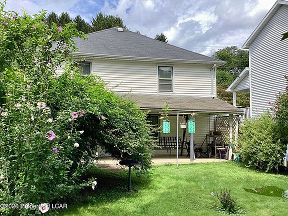4th image of 105 Diamond St