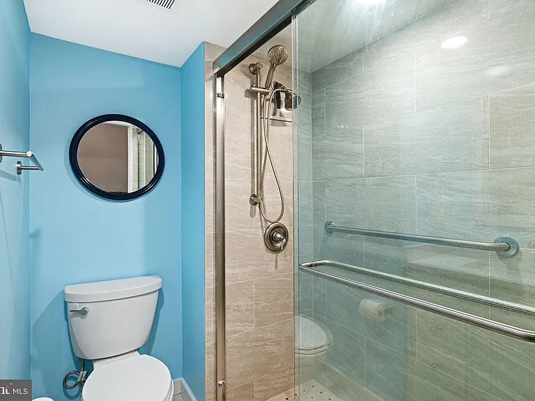 604 S Washington Sq #36-2106 — Photo 13