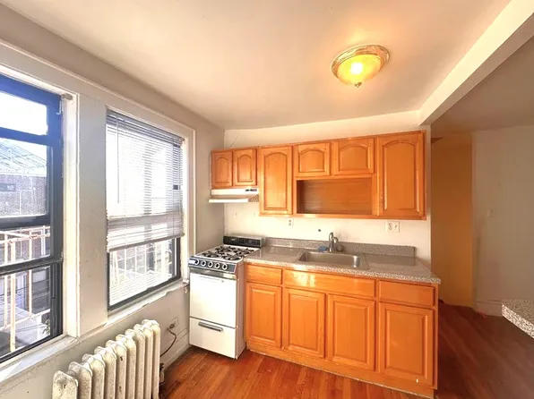 20-52 32nd Street image 2 of 16