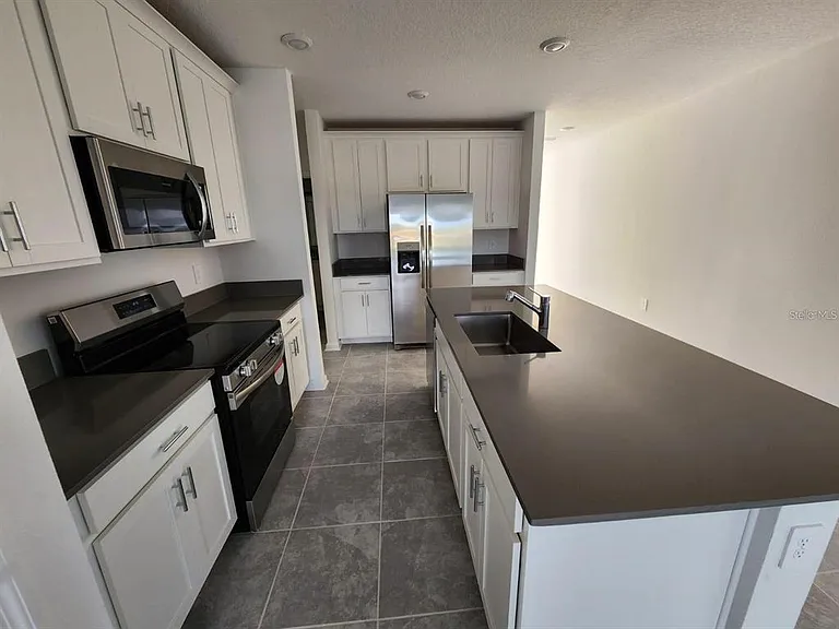 2713 Runners Cir — Photo 10
