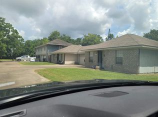 6851 Howe St, Groves, TX 77619