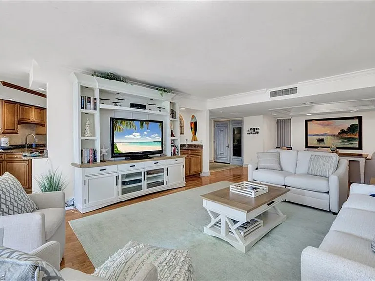 4551 Gulf Shore Blvd N #505 — Photo 8