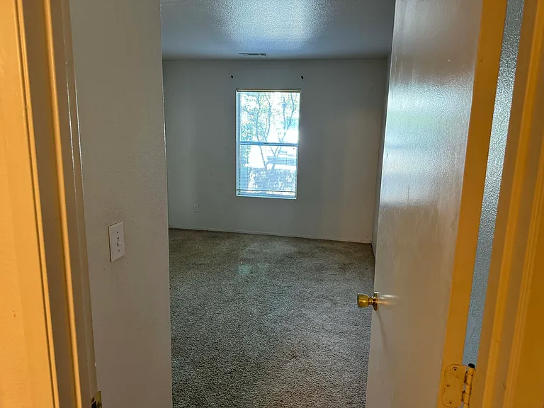 28 N 4th St #B — Photo 17