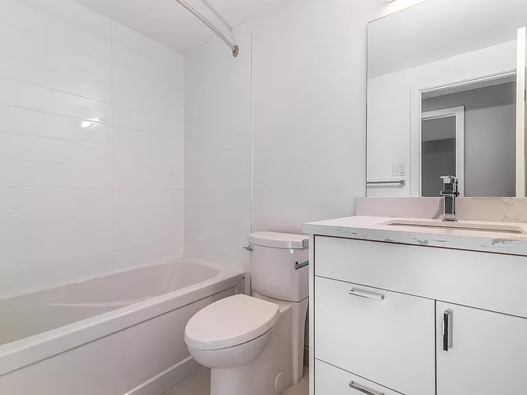 610 Surrey Ln — Photo 18