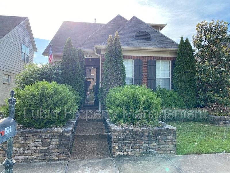 1st image of 1514 Lawson Dr