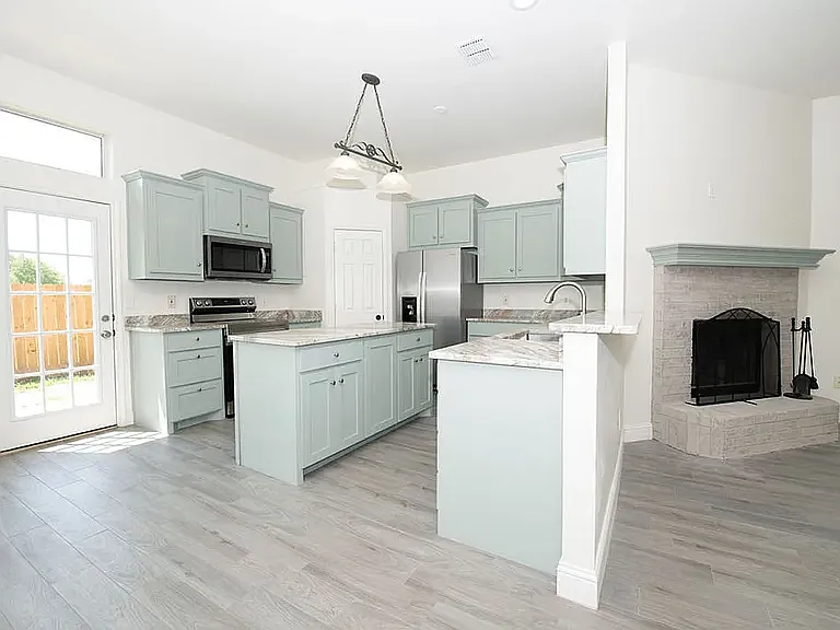 4711 Topaz Ln — Photo 3
