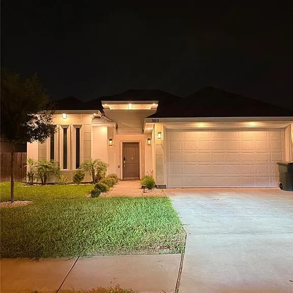 303 Paxton Dr — Photo 1