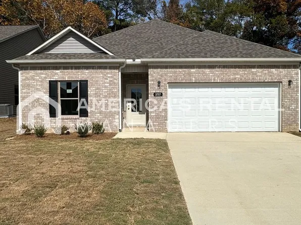 3757 Seaside Sparrow Cir, Bessemer, AL