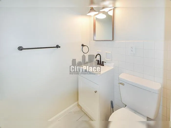 3202 Macarthur Ln — Photo 13