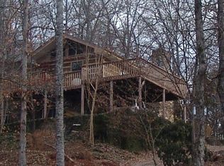 422 Mountain Breeze Rd, Franklin, NC 28734