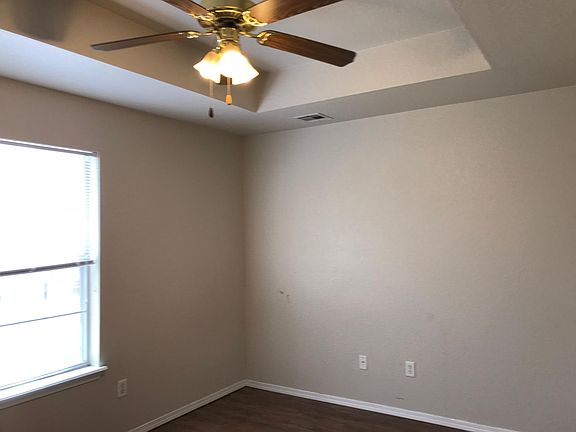 3rd image of 1266 S Oleander Ln