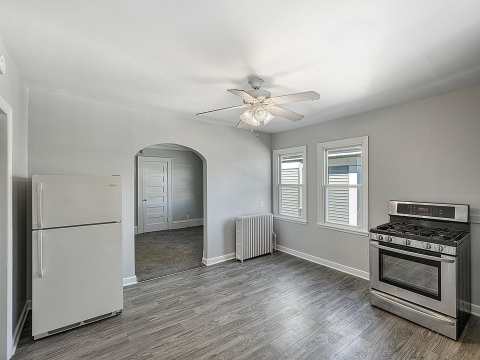 1st image of 885 Grand Ave APT 4