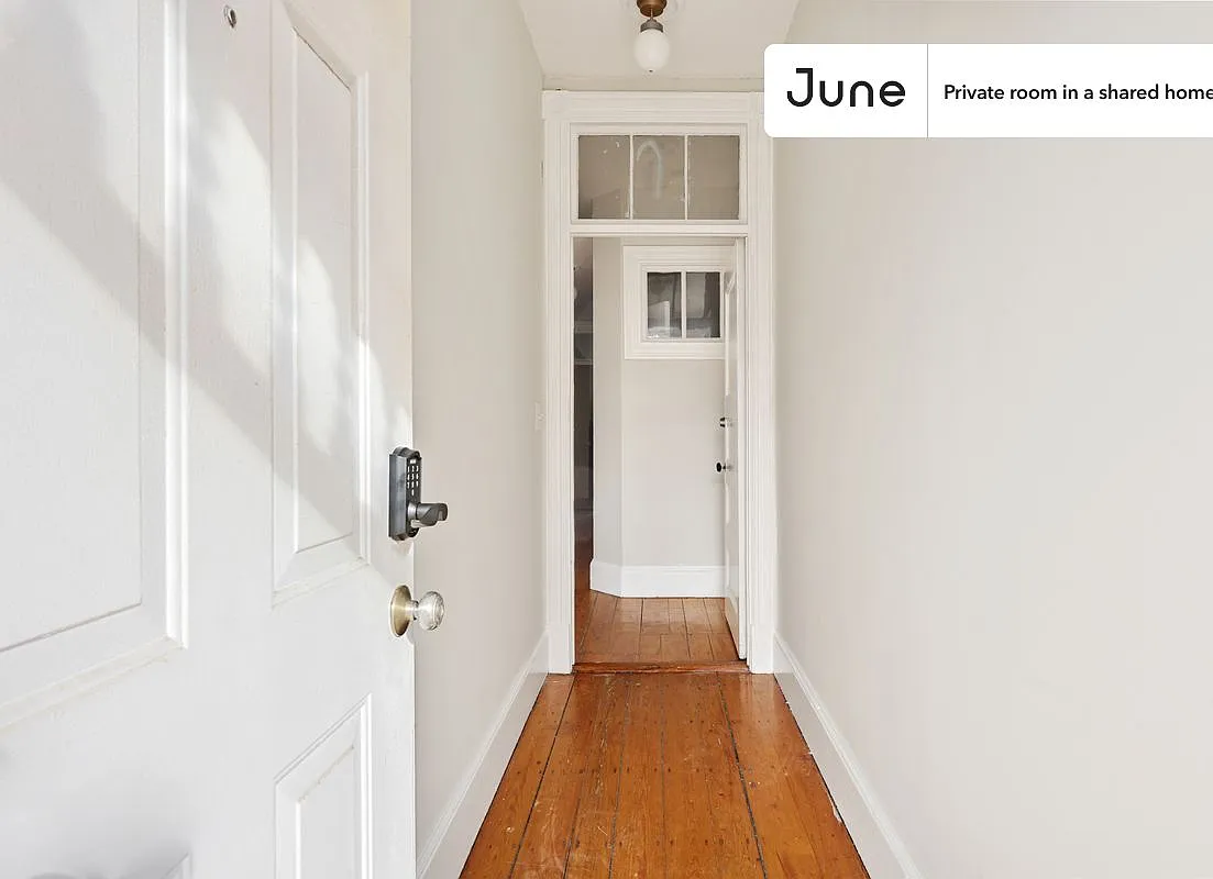 71 School St — Photo 4