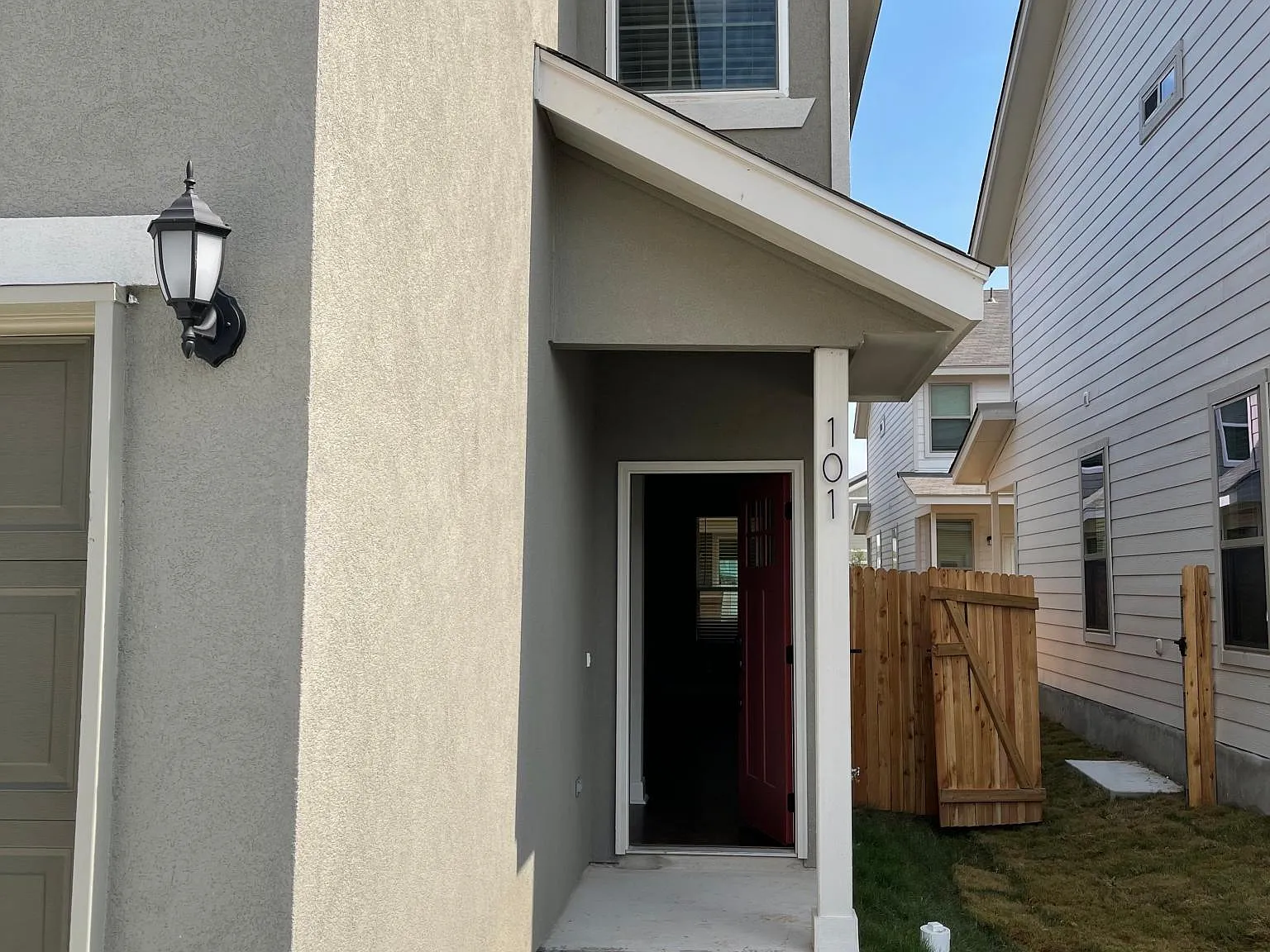 10320 Lynwood Crk — Photo 3