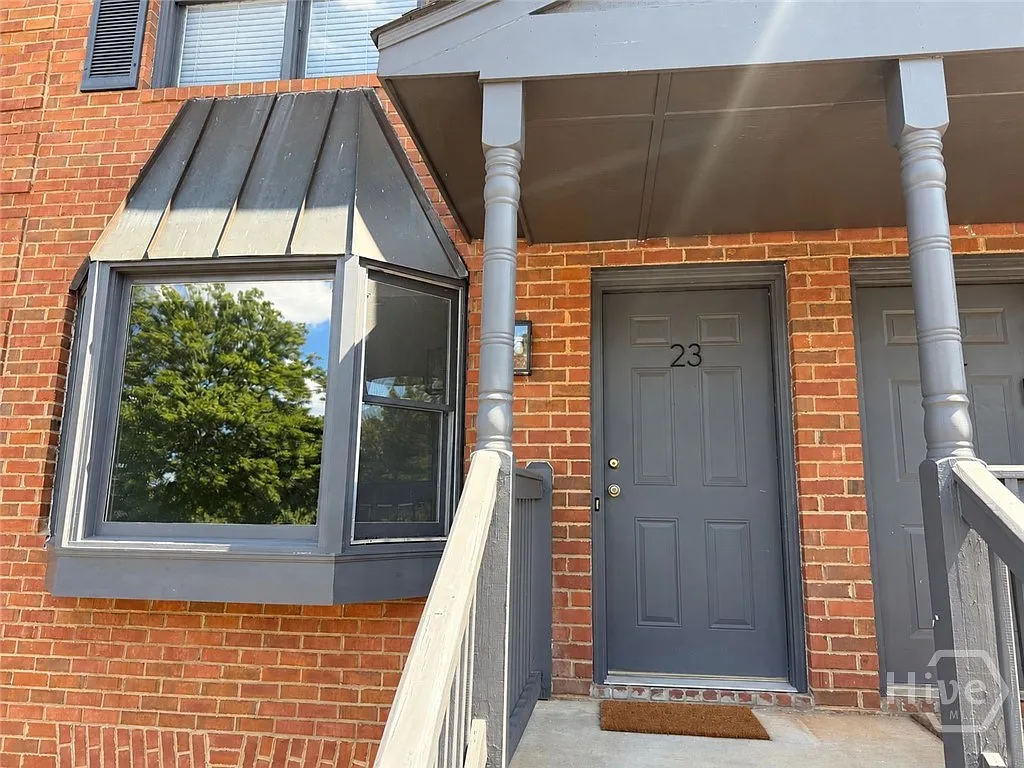 2 bed, 2.5 bath, 1184 sqft, $1,600 — Photo 1