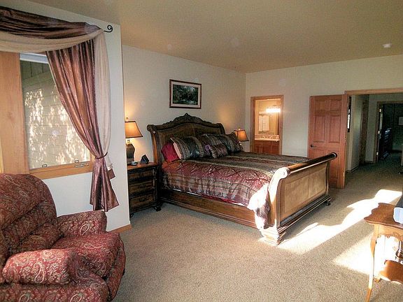 Large Master Suite with Sitting Area