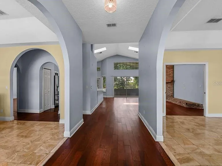 2396 Nightingale Ln — Photo 8