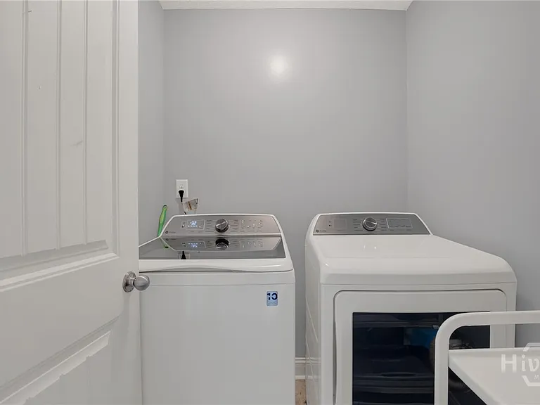 384 Manchester Ct — Photo 33