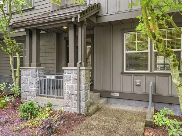 605 SW Trillium Creek Ter, Portland, OR 97225
