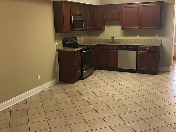 2nd image of 2027 Moore St