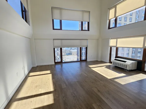 222 Gramatan Ave, Mount Vernon, NY