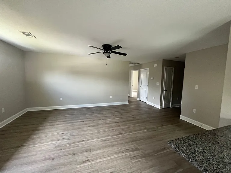817 Ellis St — Photo 9