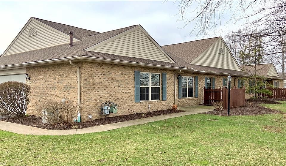 1st image of 135 Bentley Dr
