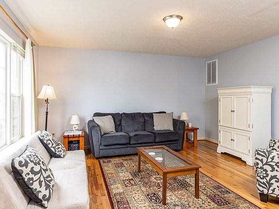 4th image of 2321 Breckenridge Ct
